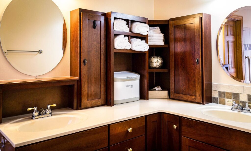 cabinetry-towel-racks-bathroom-renovations
